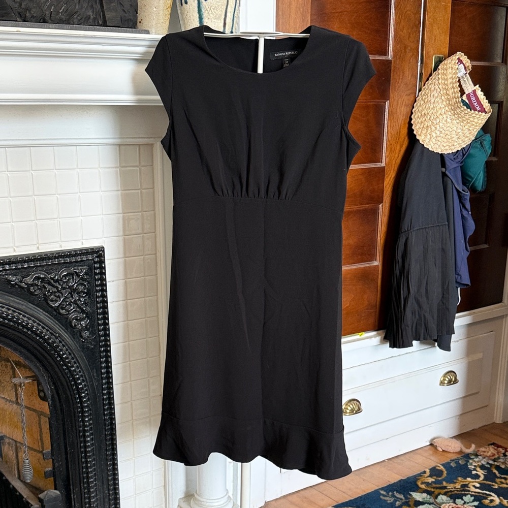 Banana Republic Shirt Sleeve drop hem dress- worn twice‎